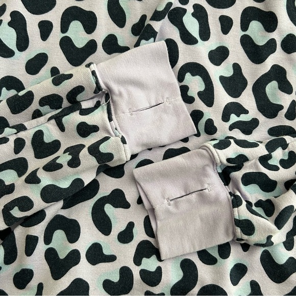 Jambys Pajama Set Lavender Leopard Long Sleeve Crew Top & Pants Unisex Medium - Picture 8 of 8